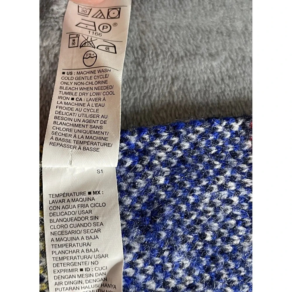 Old Navy Unisex Winter Scarf Black Blue and Red Diamond Pattern 13x70 Acrylic‎